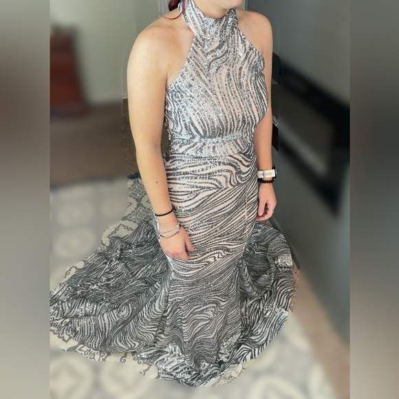 Walter Mendez silver sequined mermaid tail ball gown. - Picture 3 of 6